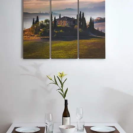 By The Castle Hill Apartman *