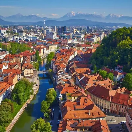 Apartman By The Castle Hill *
